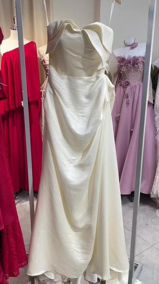 婚纱礼服工厂批发礼服馆拿货开播了#婚纱礼服 #高端婚纱 #穿出高级感